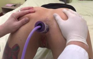 Beurette tatouée en manque appel SOS SODOMIE