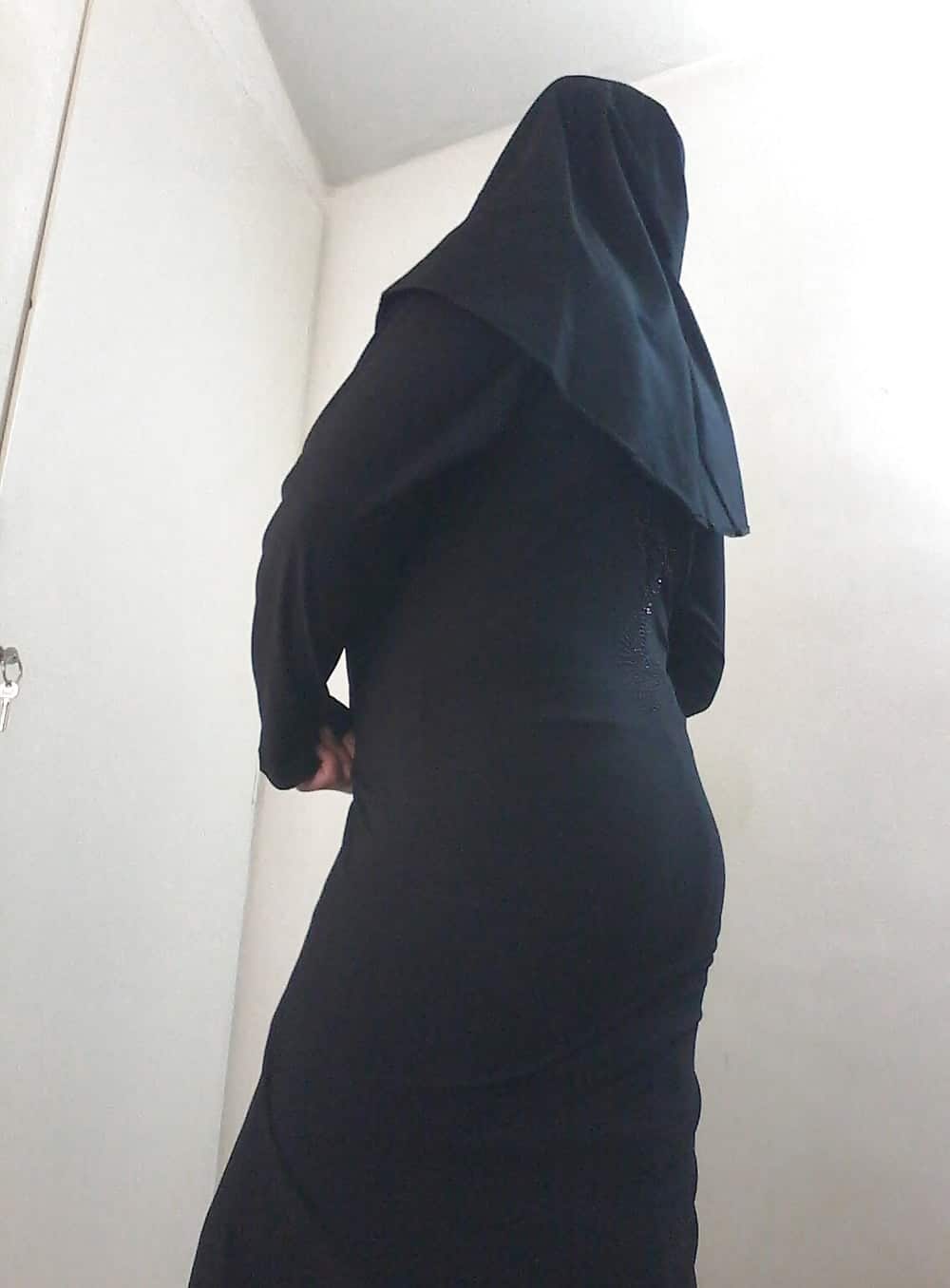 femme niqab gros cul moulé