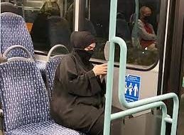 London Bus Arab Beurette Abaya hijab milf fétichisme de femme voilée