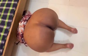 GROS CUL DE BELLE TANTE ARABE (BEURETTE MATURE)