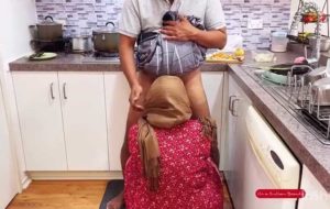 Spécial Aïd – MILF musulmane trompe son mari avec un domestique – Fellation porno femme voilée