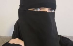 BEURETTE MUSULMANE COQUINE INTEGRALEMENT VOILEE haram_inaya_2002 Inaya